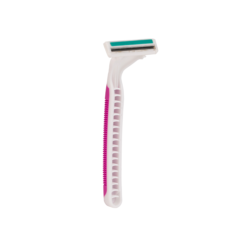 Cestovné jednorazové ručné holiace strojčeky