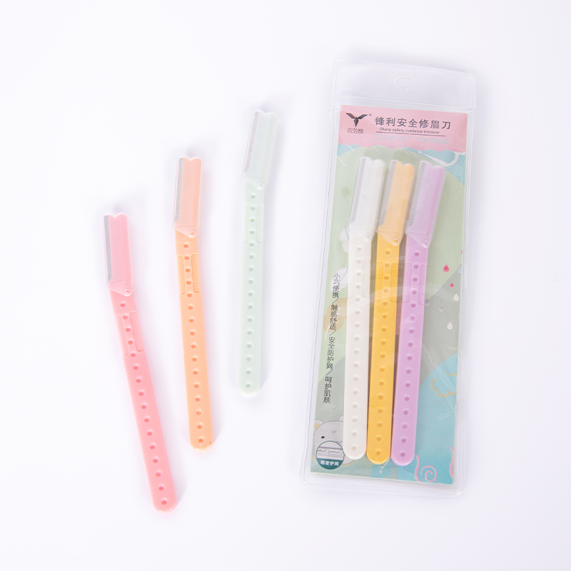 Holiaci strojček na zastrihávanie obočia s presným krytom