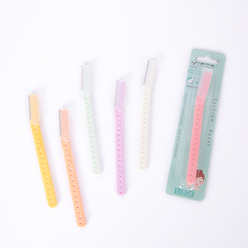 Holiaci strojček na zastrihávanie obočia s presným krytom