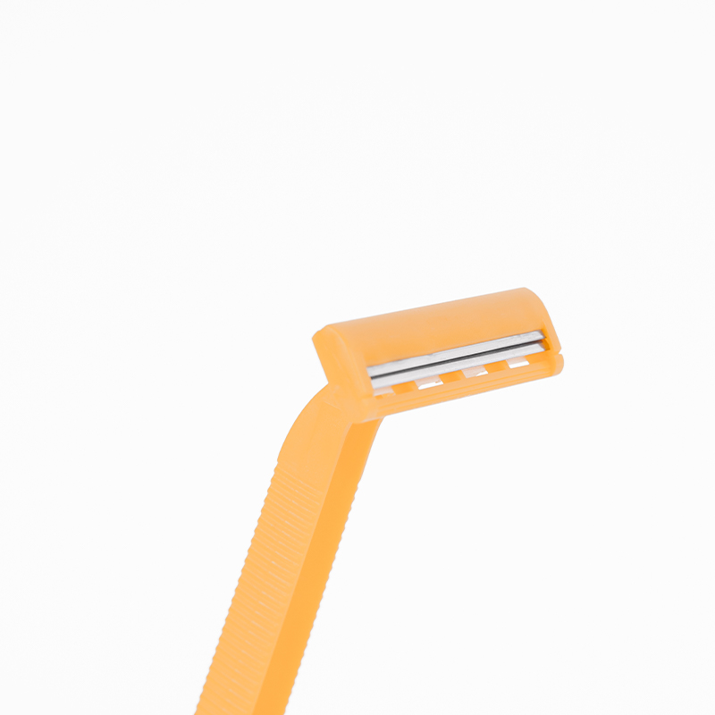 Ultra hladké pánske jednorazové holiace strojčeky