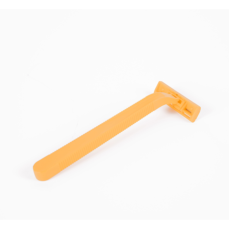 Ultra hladké pánske jednorazové holiace strojčeky