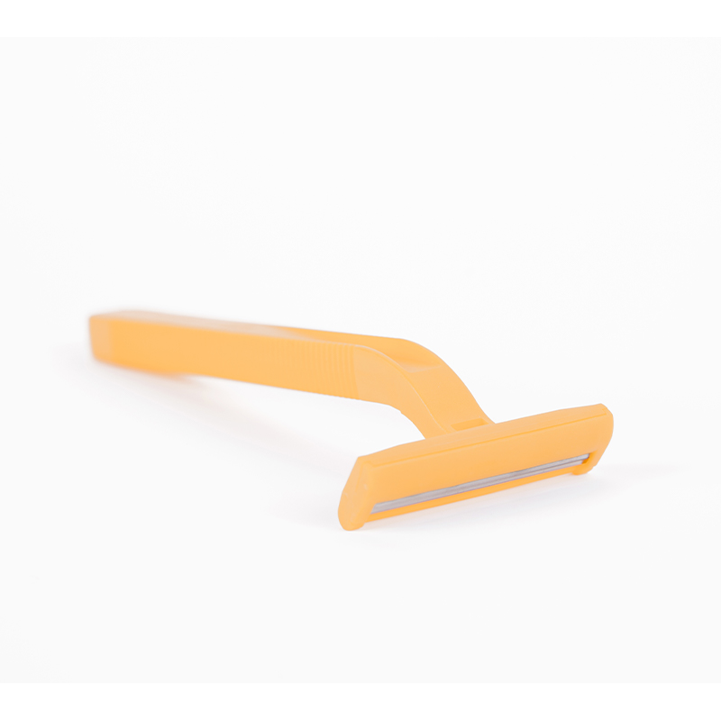 Ultra hladké pánske jednorazové holiace strojčeky