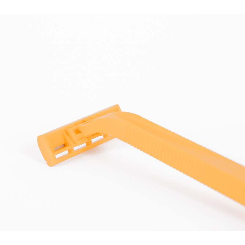 Ultra hladké pánske jednorazové holiace strojčeky