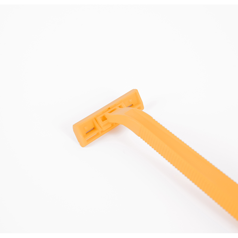 Ultra hladké pánske jednorazové holiace strojčeky