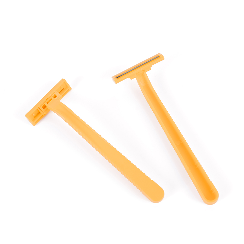 Ultra hladké pánske jednorazové holiace strojčeky